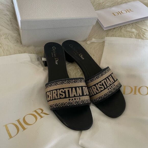 DIOR “Dway” slides - Picture 1 of 12